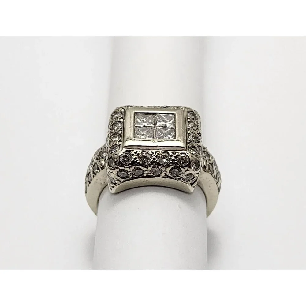 Beautiful 14K Karat Solid White Gold Designer Diamond Statement Ring - Size 7